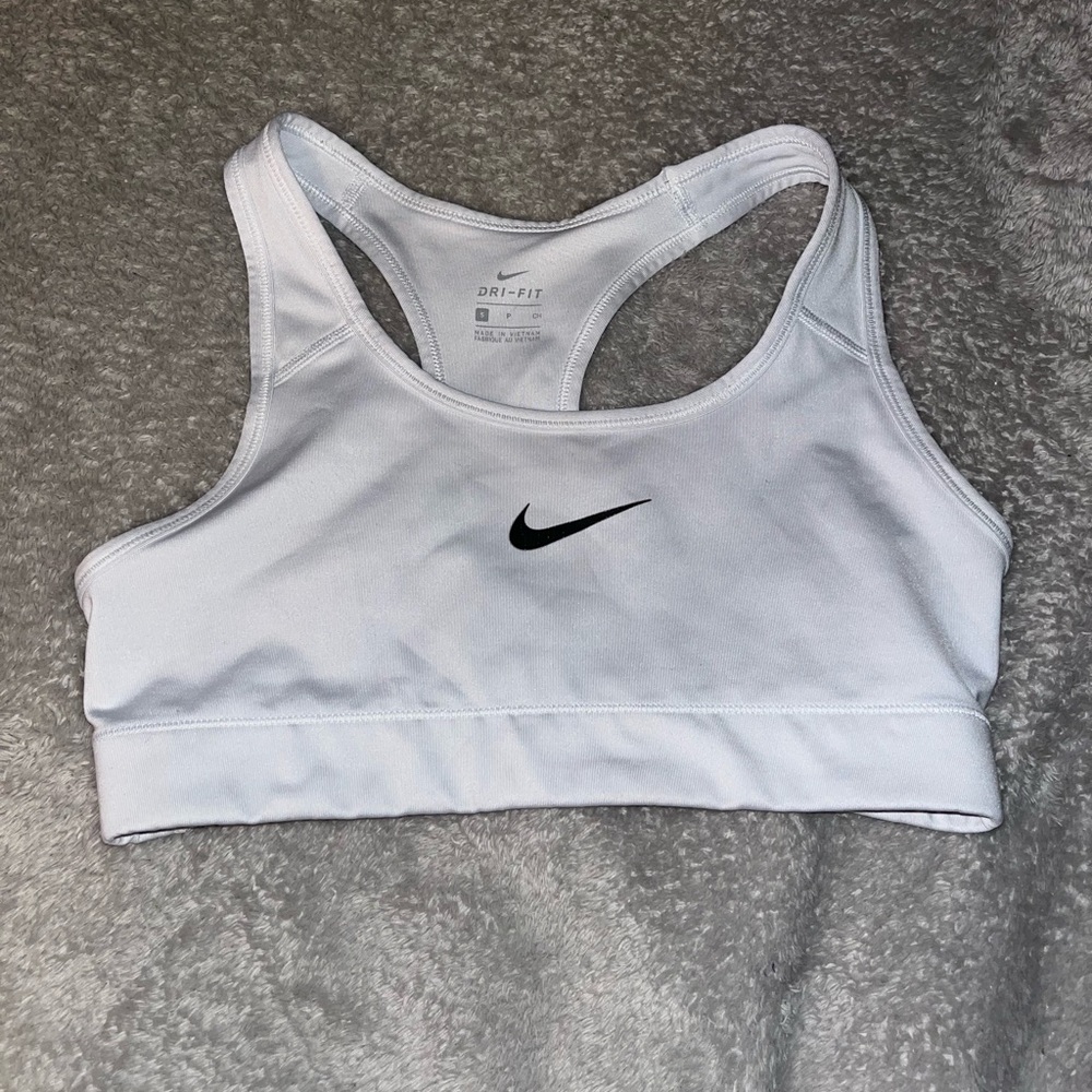 white nike sports bra